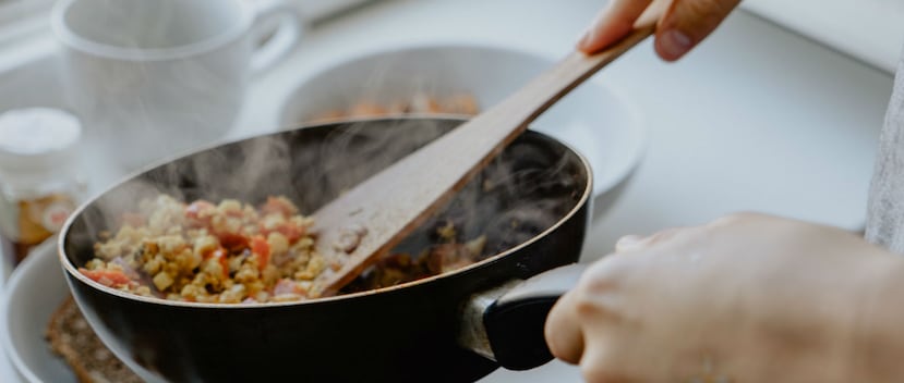Se recomienda cocinar, preferiblemente, con aceite de canola y adereza con aceite de oliva con un poco de vinagre. (Kevin McCutcheon / Unsplash)