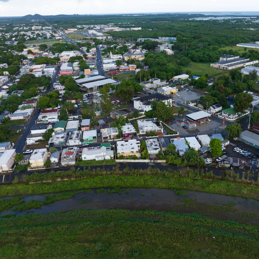 Además de la amenaza que representan las emisiones de óxido de etileno, Salinas es una de las dos zonas en Puerto Rico designadas como de “no logro” por la propia EPA bajo los Estándares Nacionales de Calidad de Aire Ambiental.