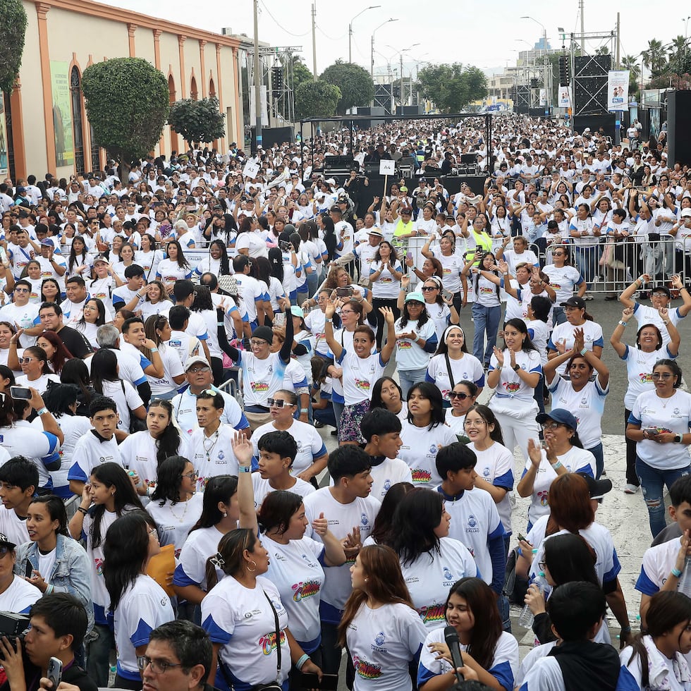 Participantes de todas las edades y niveles bailaron al ritmo de diversos artistas salseros.