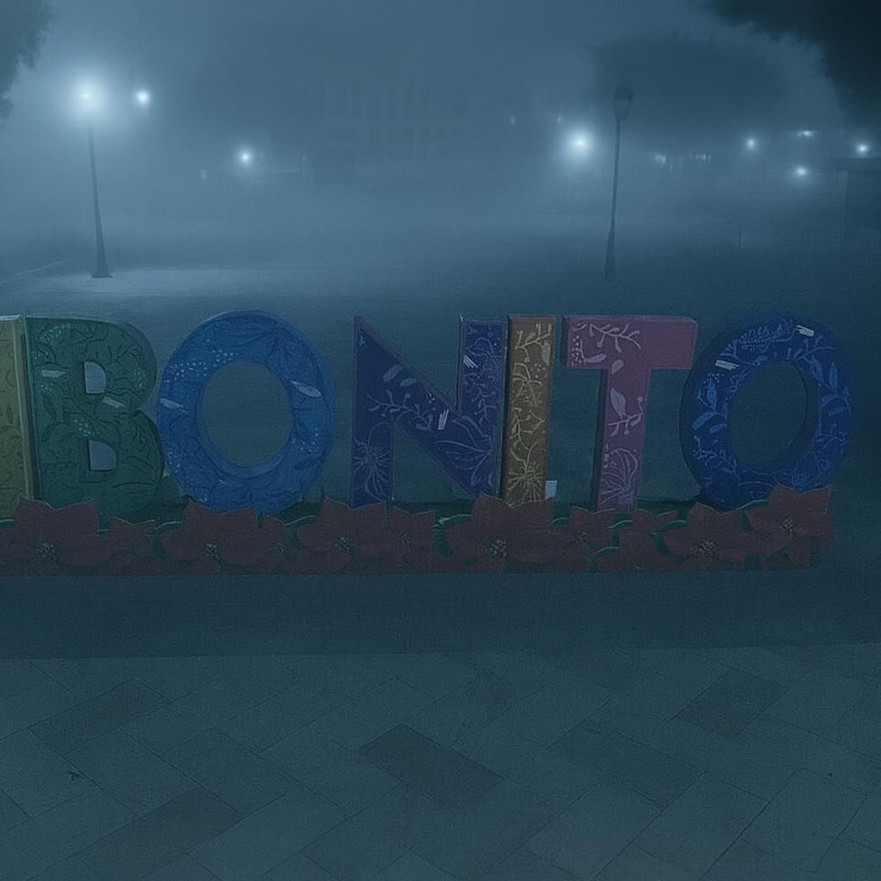 The fog covered the Aibonito plaza on a cold Christmas morning.