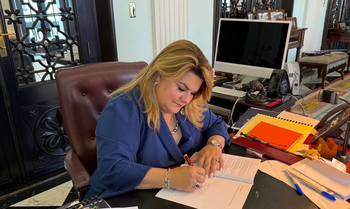 Una de cal y otra de arena: Jenniffer González firma medidas, pero veta otras de senadores del PNP