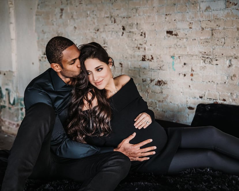 Amelia Vega, junto a su esposo Al Horford, se dedica a la crianza de sus cuatro hijos.