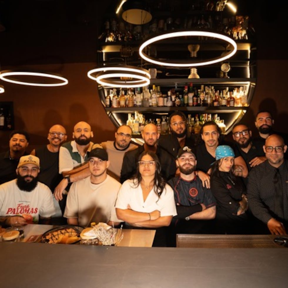 Participantes del bartender “The Cocktail District”.