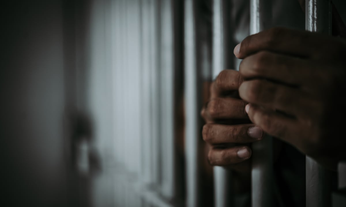 Confinado se niega a salir de la cárcel para enfrentar cargos por doble asesinato en Fajardo