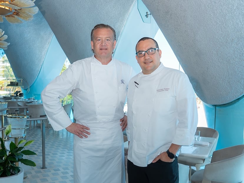 Desde su apertura, el restarante Levant, liderado por el chef Michael White (a la izquierda) y el chef ejecutivo Sebastián Rosado (a la derecha), ha cautivado con un menú que recoge influencias de distintos países de la región mediterránea.
