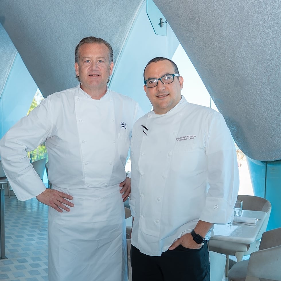 Desde su apertura, el restarante Levant, liderado por el chef Michael White (a la izquierda) y el chef ejecutivo Sebastián Rosado (a la derecha), ha cautivado con un menú que recoge influencias de distintos países de la región mediterránea.
