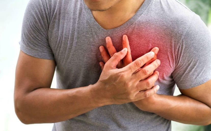 Un ataque cardíaco (o infarto agudo al miocardio) ocurre cuando se obstruye el flujo de sangre rica en oxígeno que llega a una parte del músculo cardíaco, evitando que el oxígeno llegue al corazón.
