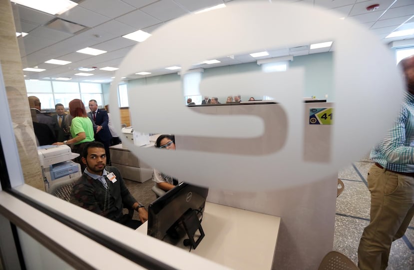 Uno de los Centros de Servicios Integrados que existen en la isla se ubica en el Centro Gubernamental Minillas, en Santurce. (GFR Media)