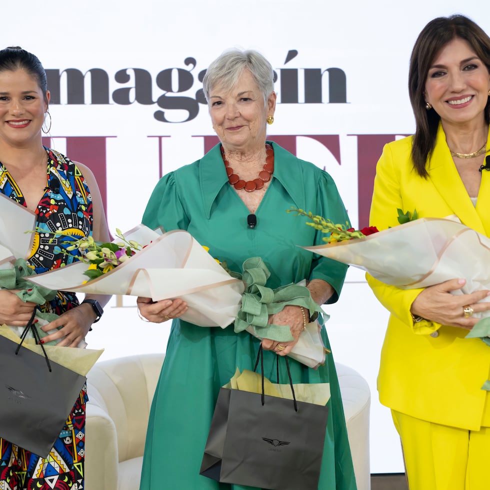 Las doctoras Mónica Feliú y Esther A. Torres, así como la meteoróloga Ada Monzón fueron reconocidas con algunos detalles.