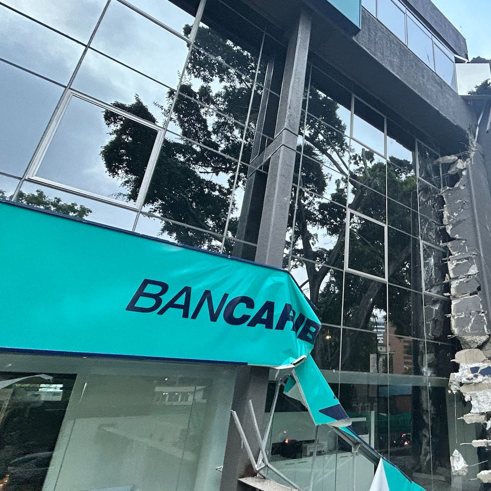 Imagen del edificio de Bancaribe que colapsó tras el terremoto ocurrido en Caracas el 24 de junio de 2026.