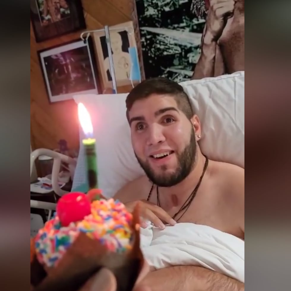 El boxeador Prichard Colón durante uno de sus cumpleaños.