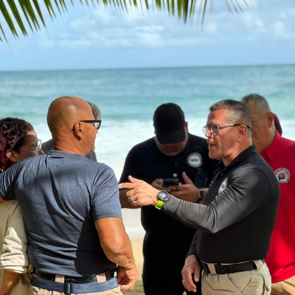 El comisionado del NMEAD, Ángel Jiménez, y su equipo se reunió con los familiares del joven para explicarle los trabajos que se llevan a cabo.