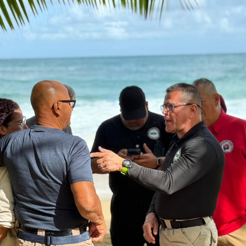 El comisionado del NMEAD, Ángel Jiménez, y su equipo se reunió con los familiares del joven para explicarle los trabajos que se llevan a cabo.