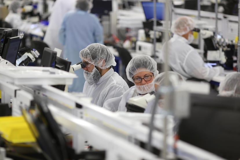 Representantes de la isla buscan un alivio para el nuevo impuesto que deben pagar las empresas foráneas, que representan el corazón de la industria manufacturera en Puerto Rico. (GFR Media)
