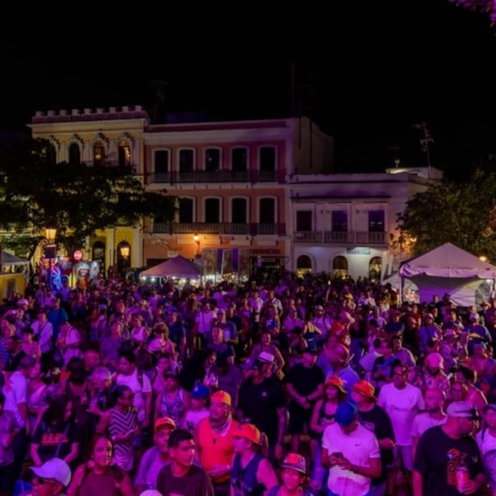 Las Fiestas de la Calle San Sebastián en el Viejo San Juan.