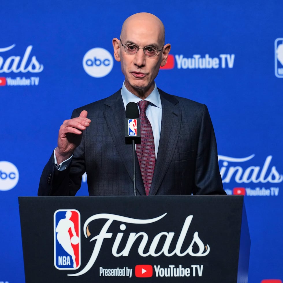 Adam Silver dijo a principios del año que poner en marcha la liga en una fecha más cercana a los Juegos Olímpicos de Los Ángeles en 2028 podría tener más sentido.