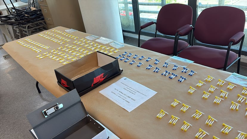 Material ocupado a una pareja en Aibonito.