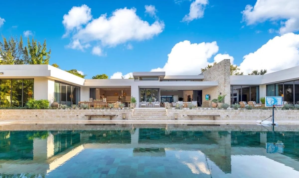 Tyler Perry compra mansión en Dorado Beach por $25 millones, un descuento frente a los $40M de 2022