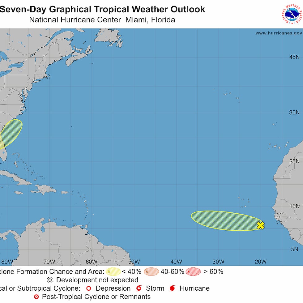 En Centro Nacional de Huracanes informó que monitorea una onda tropical con un 10% de probabilidad de desarrollo en las próximas 24 horas.