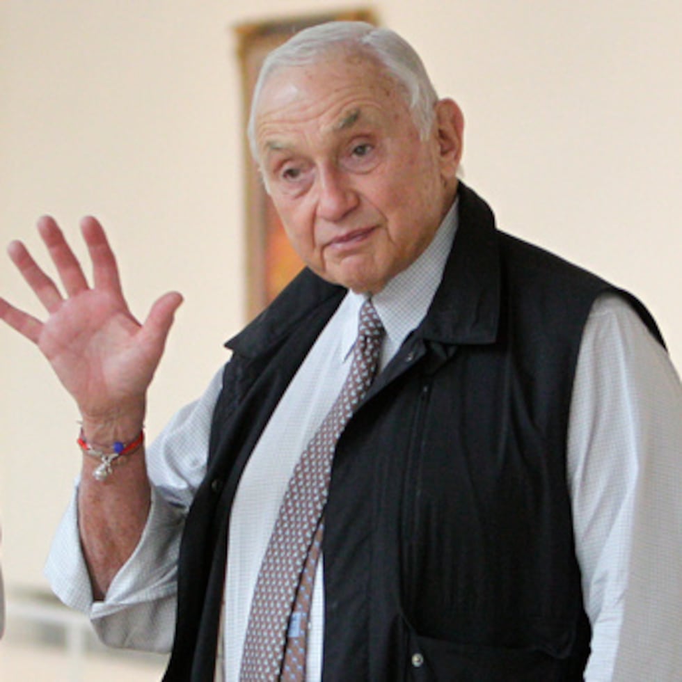 Wexner fundó tiendas como The Limited, Limited Express, Lane Bryant, Victoria’s Secret, Abercrombie & Fitch, Lerner y White Barn Candle Co., entre otras.