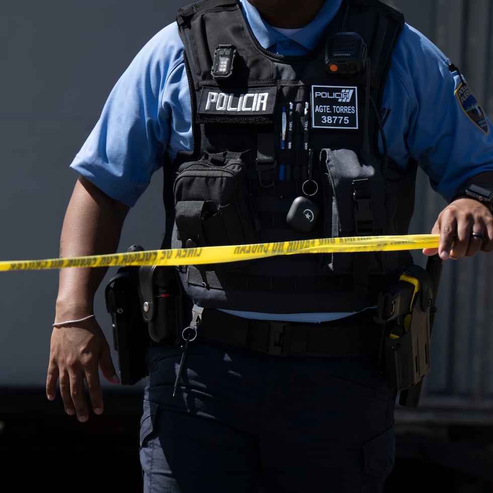 Personal del Cuerpo de Investigaciones Criminales (CIC) de Guayama se dirigía a la escena como parte de la pesquisa.