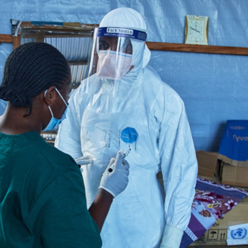 Muertes por brote de ébola en el Congo ascienden a 600 y siguen los contagios