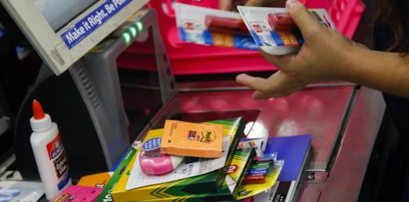 Explicó que los materiales escolares y los bultos que se repartieron a los niños de San Juan se costearon con ahorros que se lograron en el presupuesto de su oficina. (Archivo)