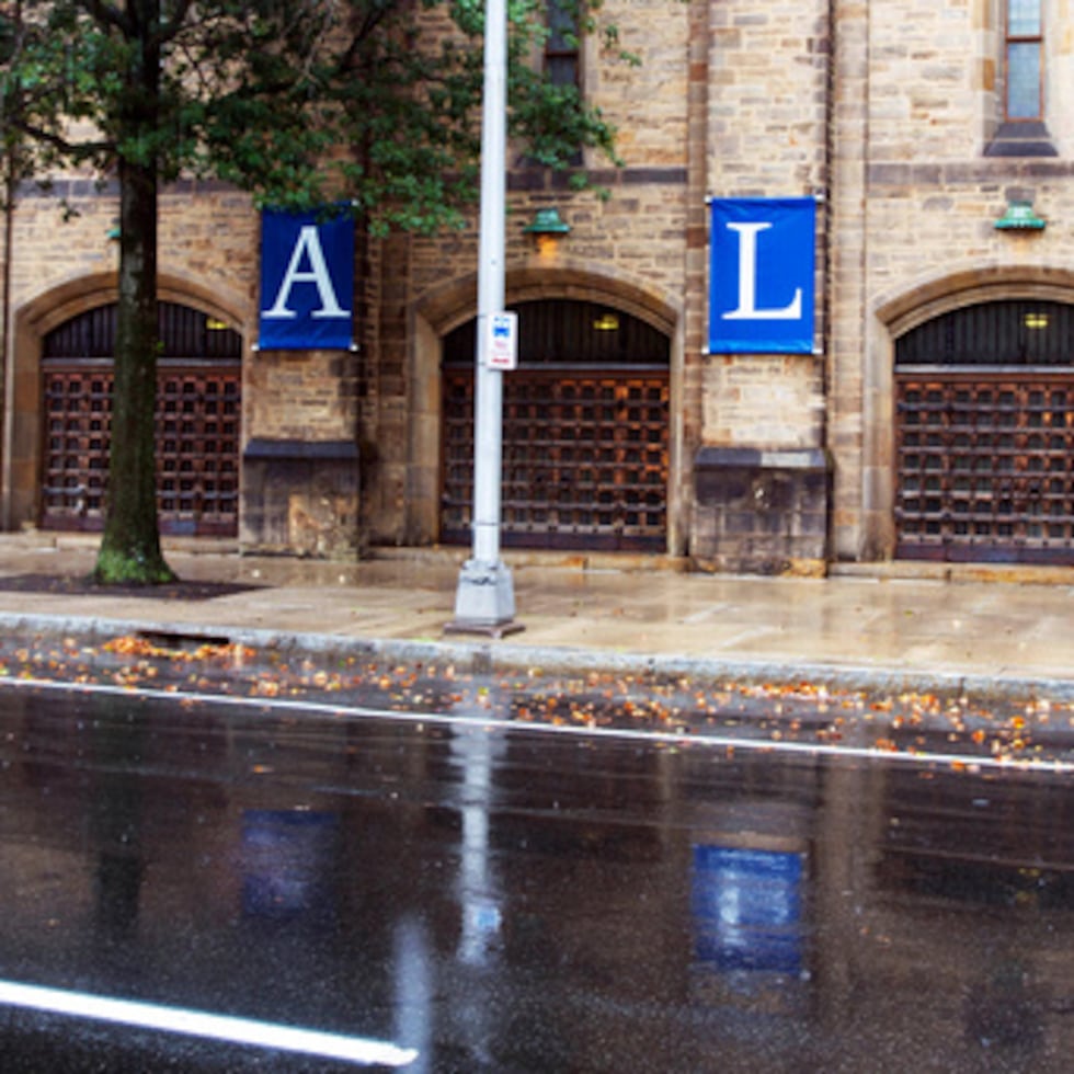 El pasado otoño, muchos campus atrajeron a un número récord de estudiantes con bajos ingresos, aunque en muchos de ellos disminuyó la proporción de estudiantes negros y latinos.