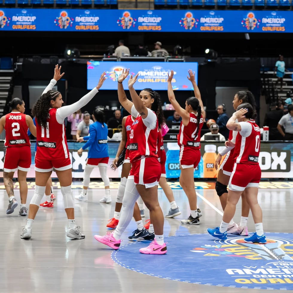 La Selección Nacional femenina aplastó el miércoles, 99-34, a El Salvador.