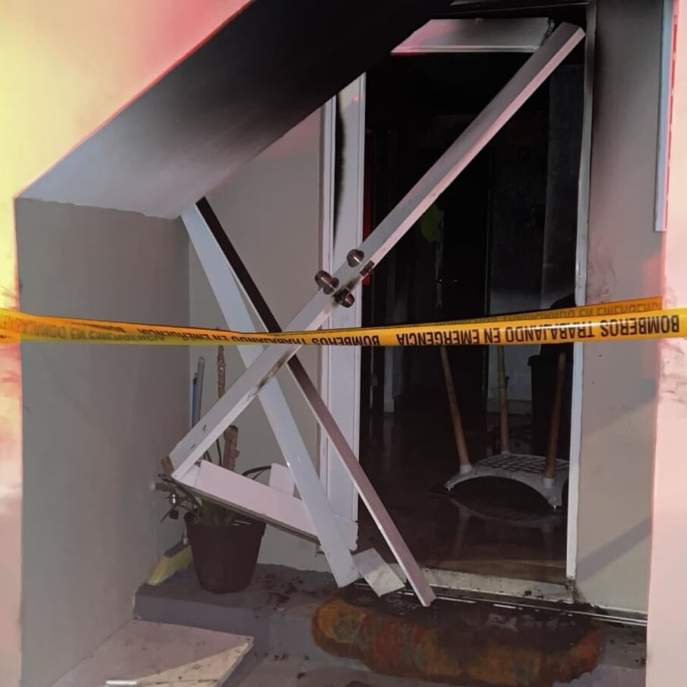 El incendio se reportó en el Paseo Dorado, ubicado en la Primera Sección de Levittown.