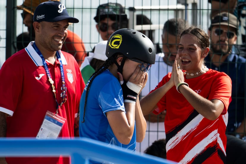 Esmeralda Butler festeja su medalla de oro.