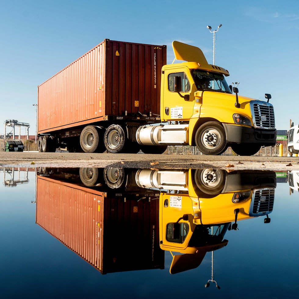 Las autoridades en California dicen que están trabajando para asegurarse de que el Departamento de Transporte federal está satisfecho con las reformas que han implementado.