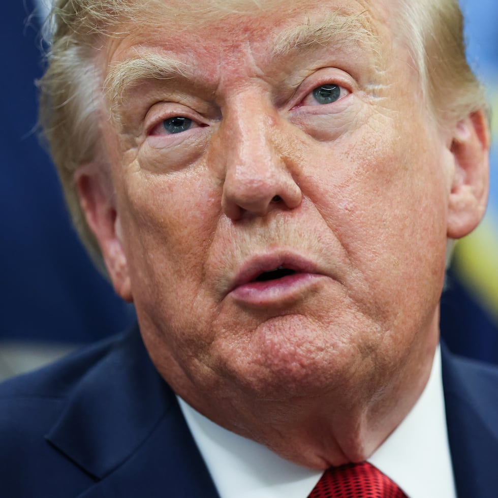 A pesar del bloqueo del estrecho, Trump dijo que Estados Unidos tiene “el control total” de Ormuz y que cada día fluyen por la vía “cantidades masivas” de petróleo, 29 barcos la noche pasada.