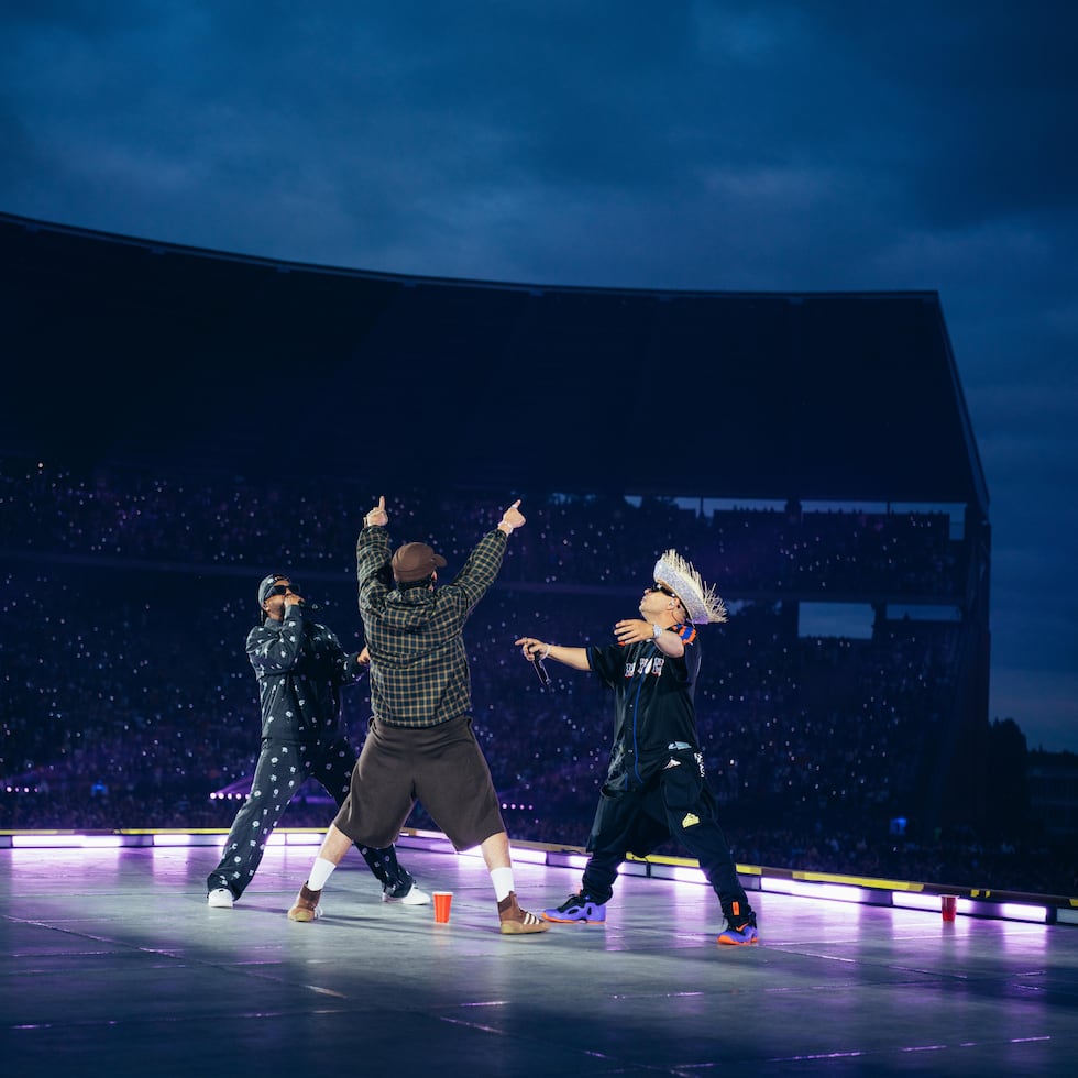 Bad Bunny en el cierre de su gira con Jowell y Randy.