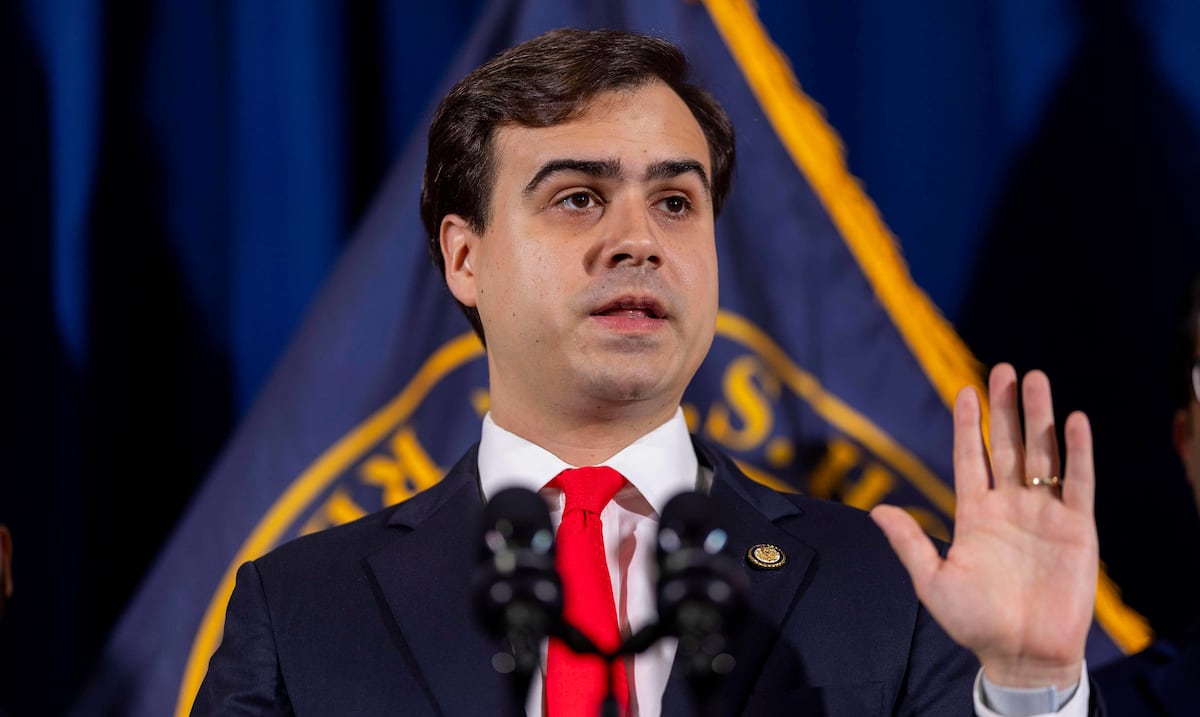 Pablo José Hernández said during a speech in Congress that Jenniffer González’s administration leaves behind a “stench of corruption”