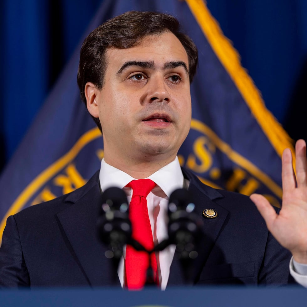 Commissioner Pablo José Hernández affirmed that we owe it to "the families who lived through" the dark days of Hurricane María to build a resilient economy.