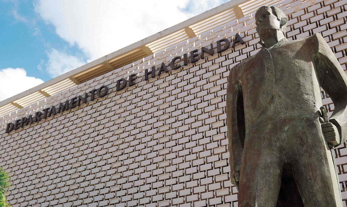 Cayó otro: exempleado de Hacienda se declara culpable en esquema de conspiración que causó pérdidas millonarias