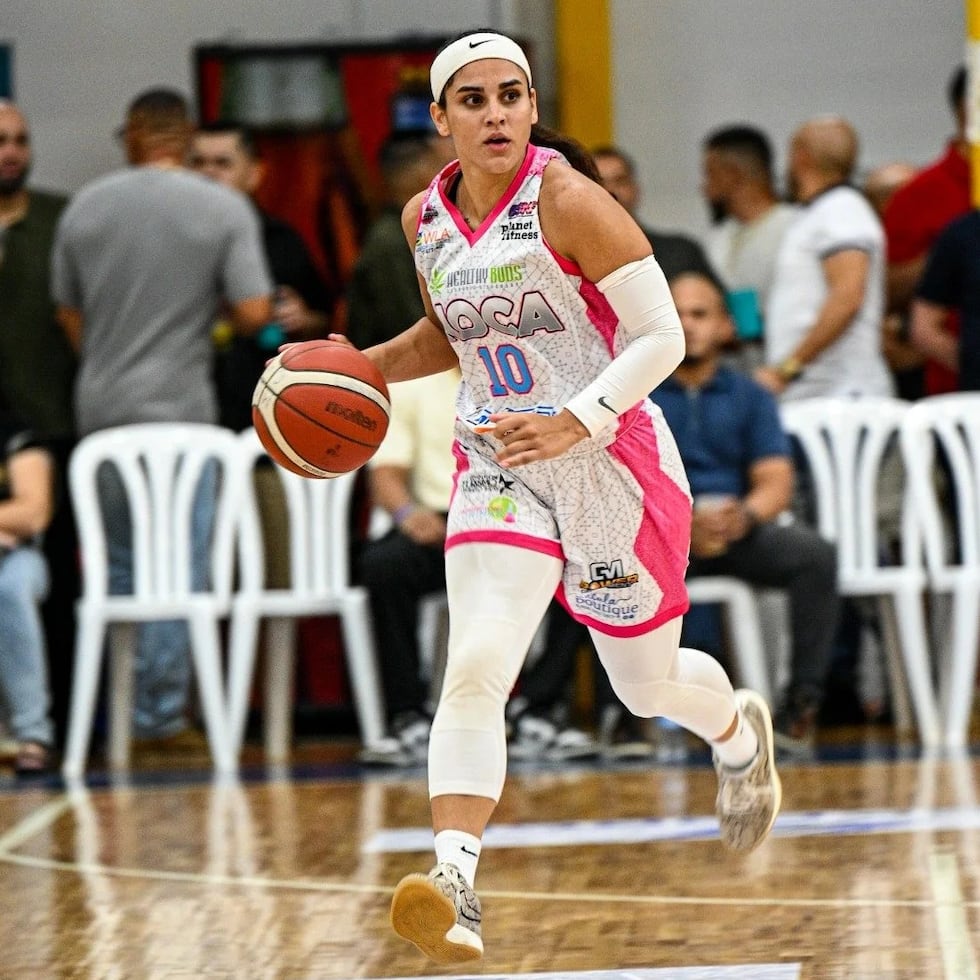 Ashley Torres fue la chispa que necesitaban las Explosivas de Moca al final del quinto juego para extender la serie final ante las Atenienses.