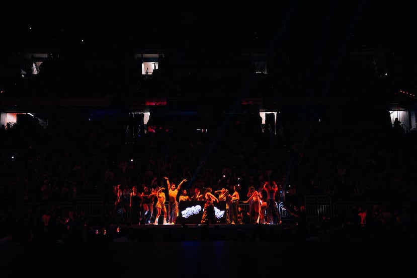 Vogue ball en el concierto de Young Miko.