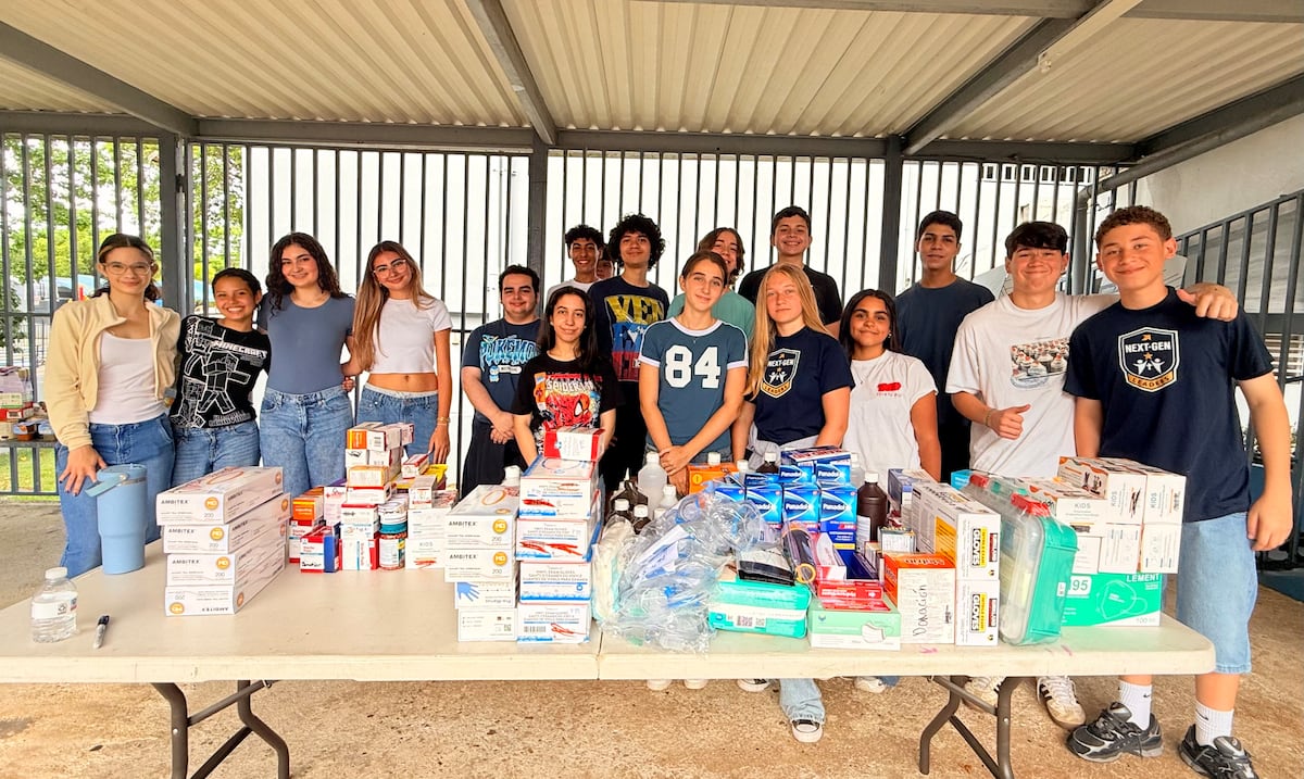 Estudiantes de Wesleyan Academy recolectan suministros para damnificados de terremotos en Venezuela