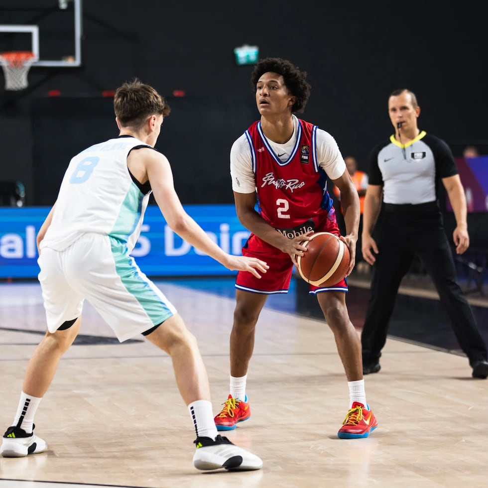 Dwigth Gaines, con el balón, durante el desafío ante Eslovenia.