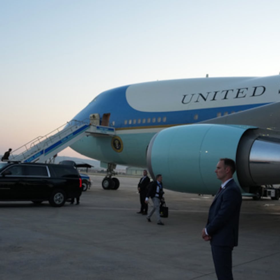 Trump partió de Turquía a bordo de uno de los antiguos Boeing VC-25A que han transportado a los presidentes durante tres décadas y media.
