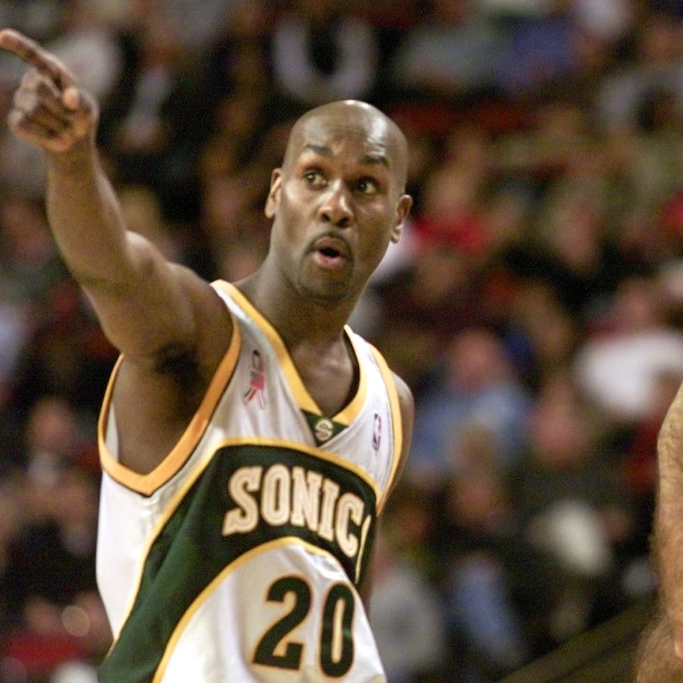 Gary Payton, a la izquierda, es una de las leyendas más recordadas de los extintos SuperSonics.
