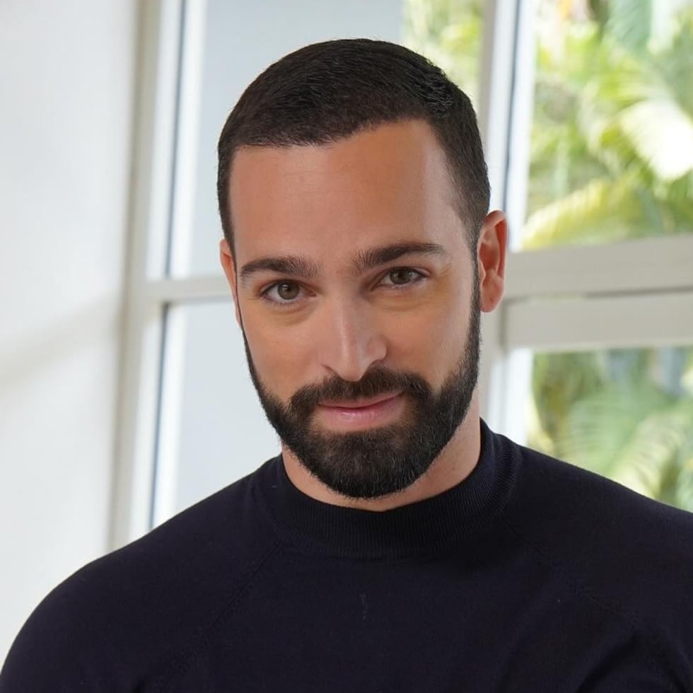 Carlos José Torres es copresentador de "Pégate al mediodía" de Wapa Televisión.