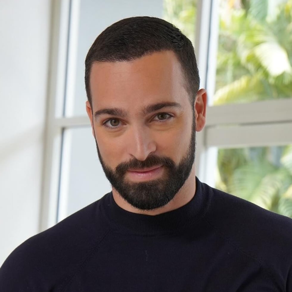 Carlos José Torres es copresentador de "Pégate al mediodía" de Wapa Televisión.
