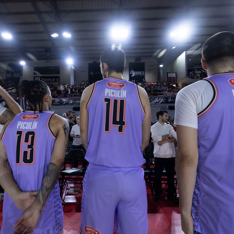 Los Criollos de Caguas rindieron homenaje a José “Piculín” Ortiz previo al juego ante Bayamón. Jugaron con el apodo de Piculin en el uniforme.