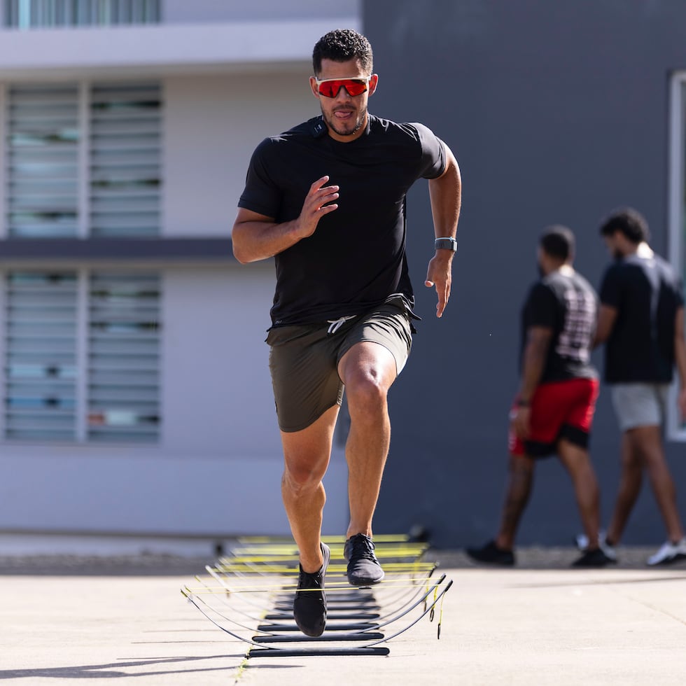 José Berríos trabaja su físico en el nuevo gimnasio del complejo deportivo que administra su Fundación La Makina, antes conocida como Raiders Baseball Academy.