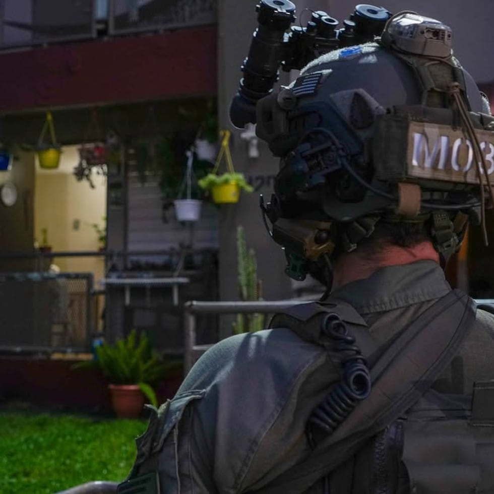 Una foto de archivo de un operativo federal contra la organización "Los Viraos".