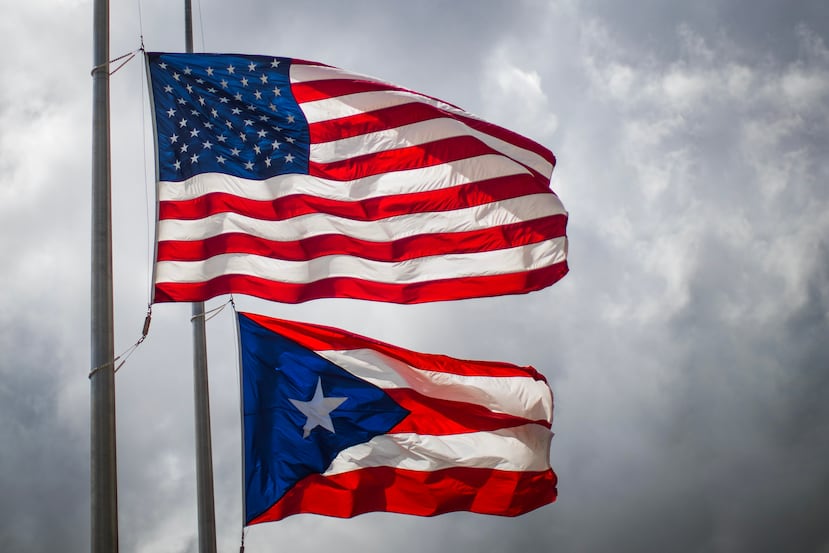 Banderas de Puerto Rico y Estados Unidos