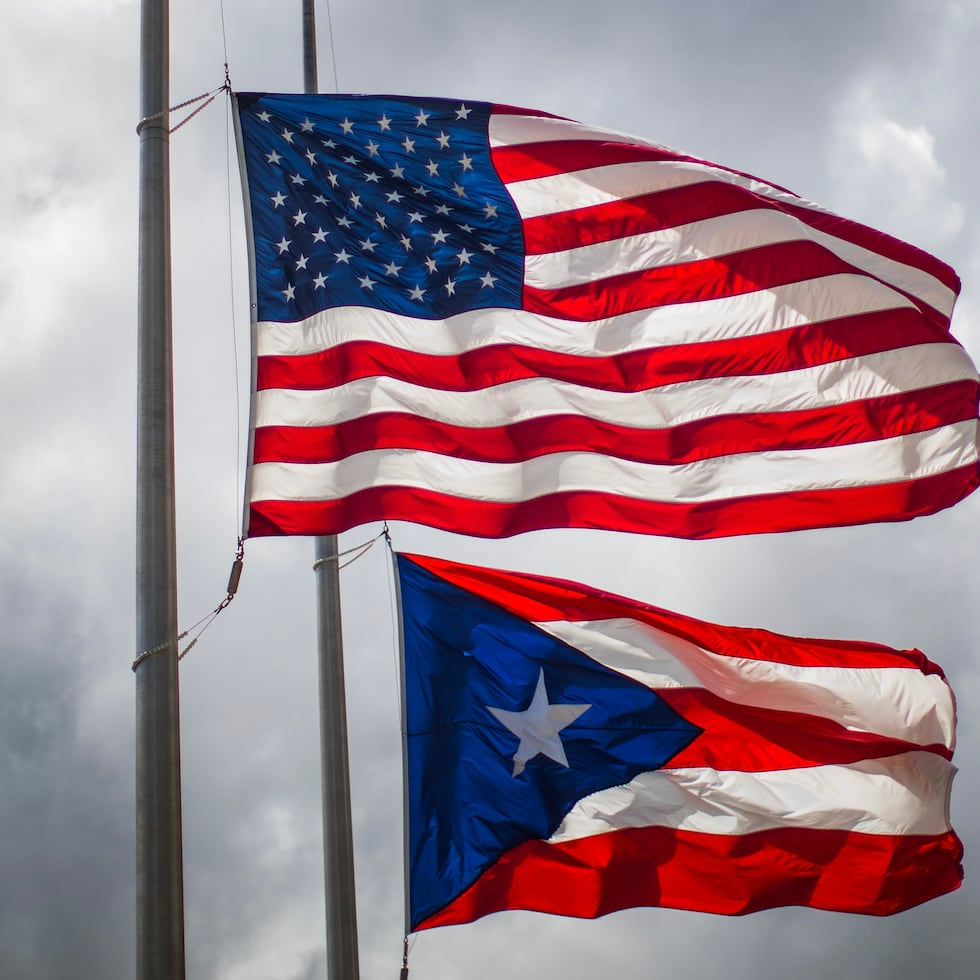 A finales del siglo XIX, Estados Unidos adquirió territorios, entre ellos Puerto Rico, sin completar su incorporación democrática. Poco después, el Tribunal Supremo creó, mediante los Casos Insulares, la categoría de “territorios no incorporados”, indica Eduardo Bhatia.